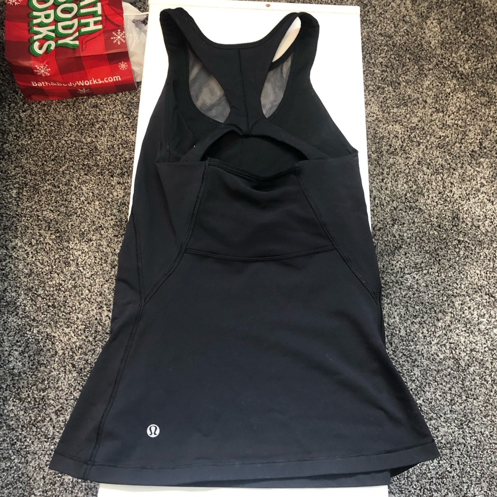 Lululemon tank 🍋🍋